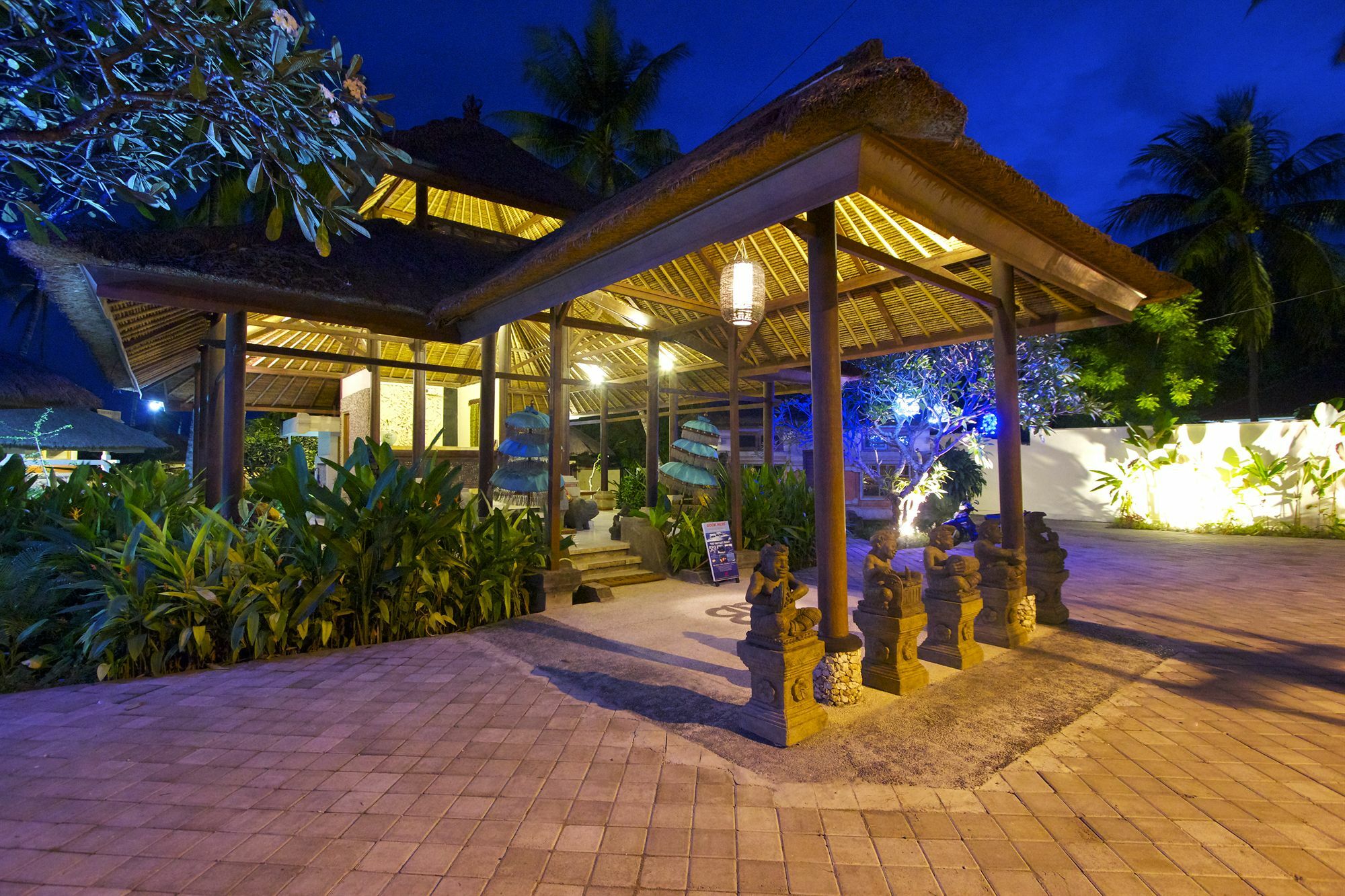 Bayshore Villa Manggis  Exterior photo