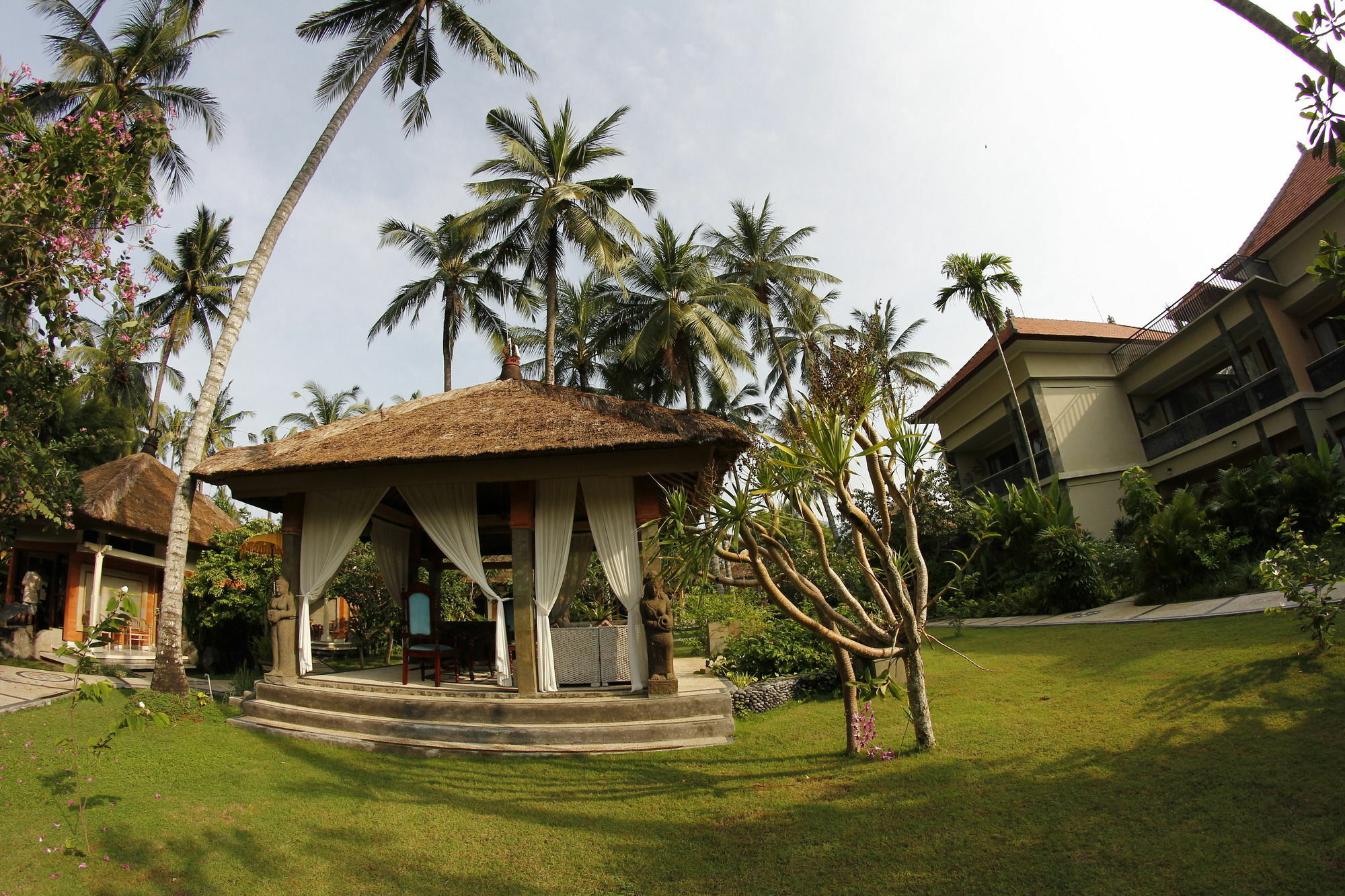 Bayshore Villa Manggis  Exterior photo